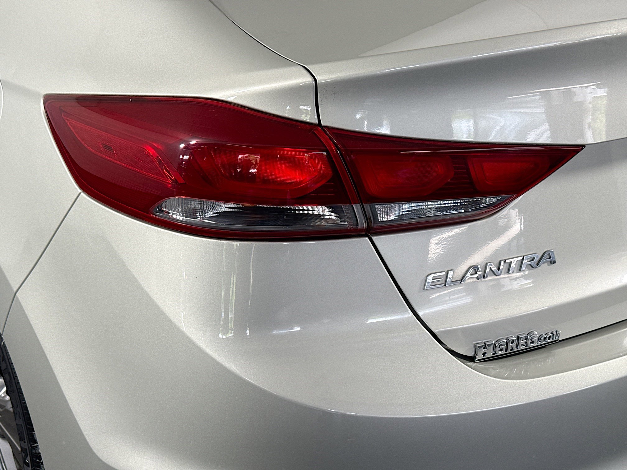 Used 2017 Hyundai Elantra SE image 35