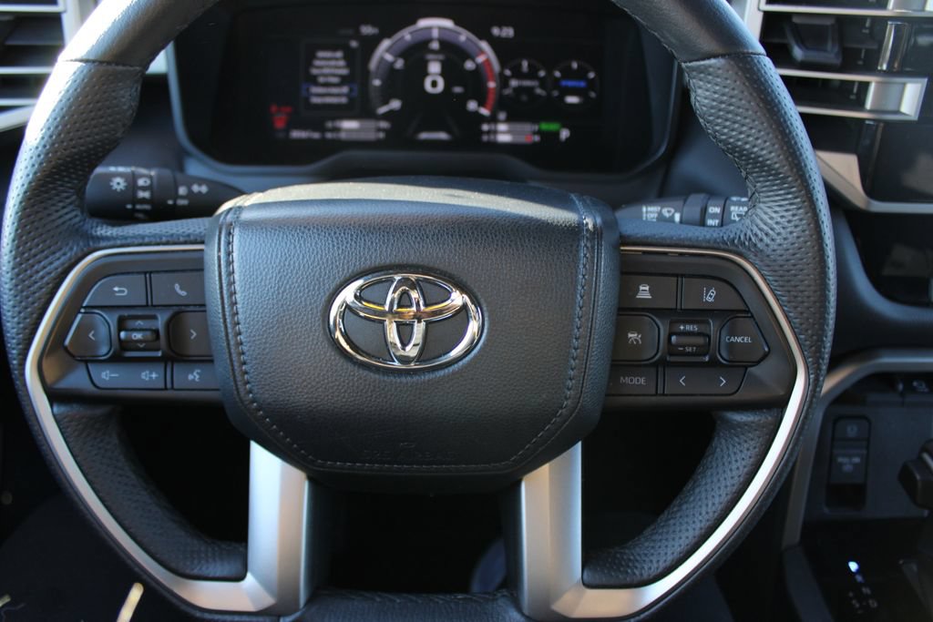 Used 2025 Toyota Sequoia SR5 AWD/4WD image 37