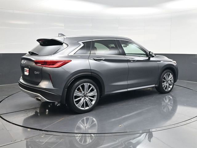 Used 2023 INFINITI QX50 Sensory image 3