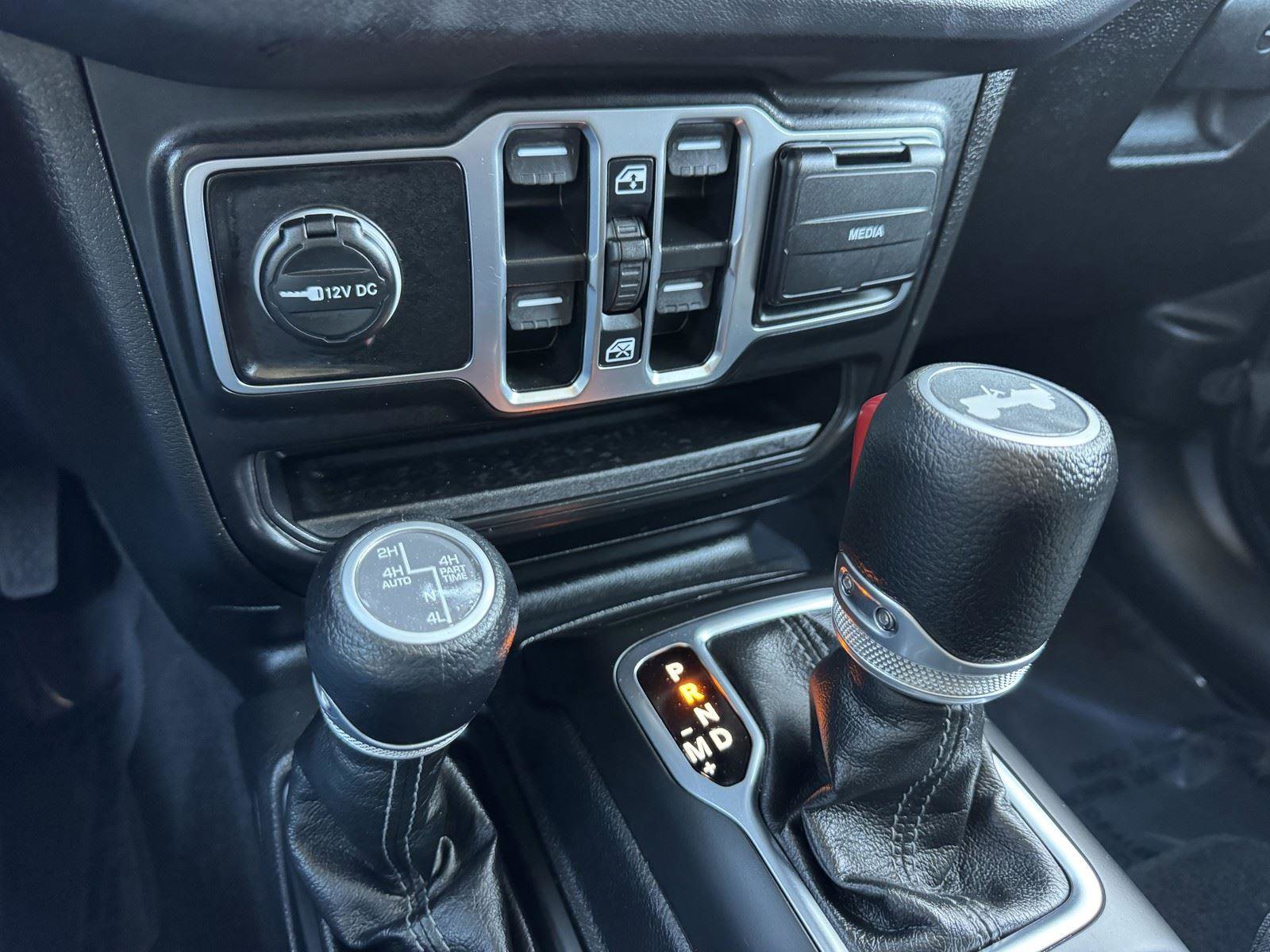 Certified 2025 Jeep Wrangler Sahara w/ Safety Group AWD/4WD image 24