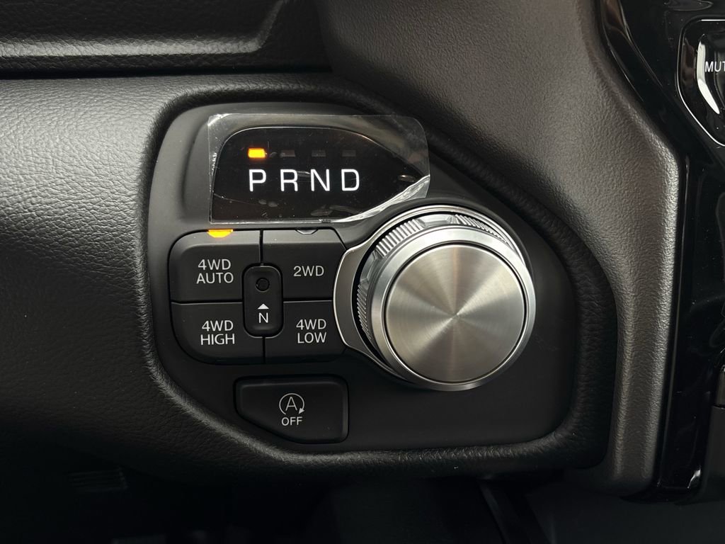 New 2026 RAM 1500 Laramie AWD/4WD image 17