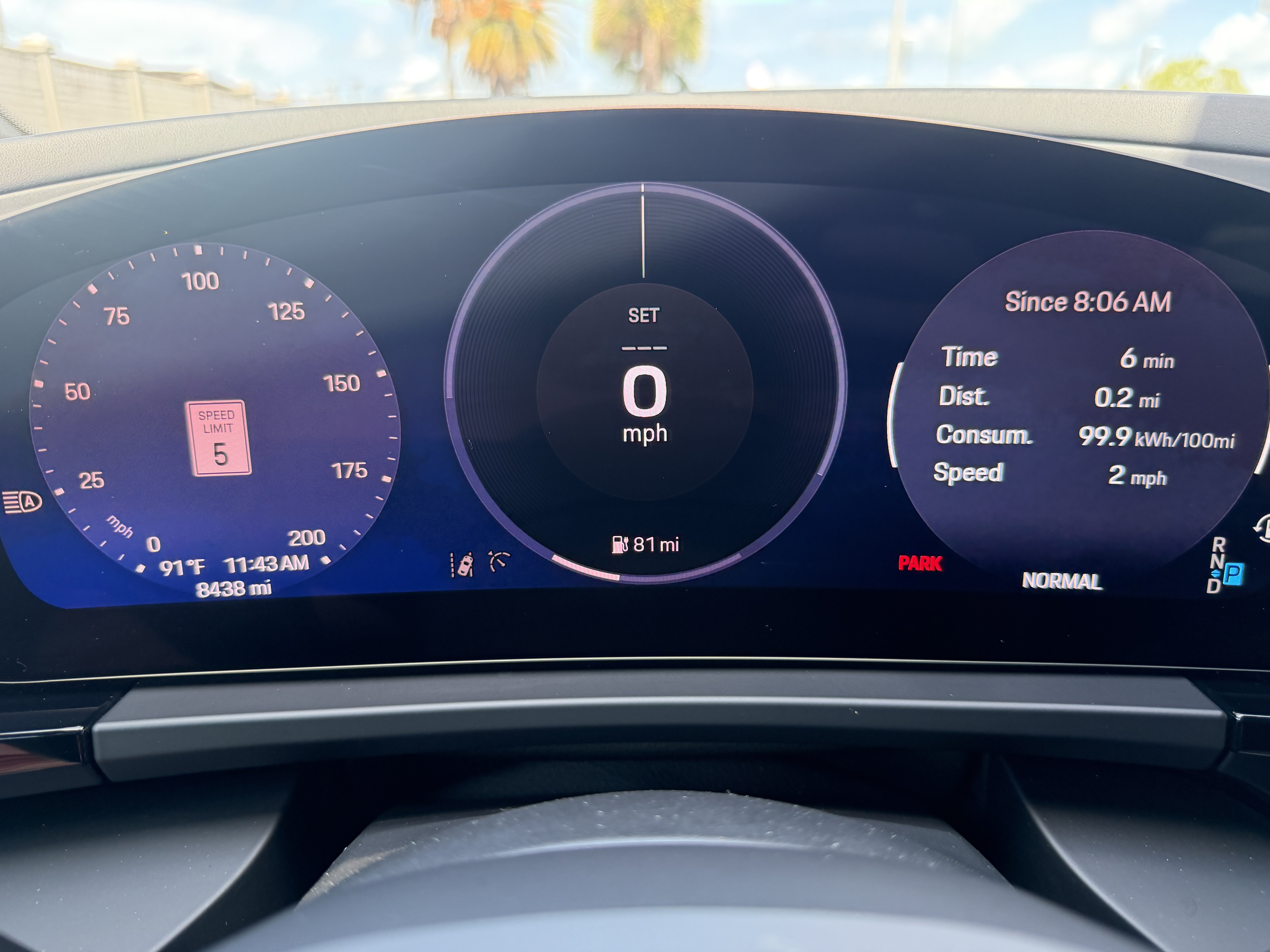 Used 2024 Porsche Macan Turbo Electric AWD/4WD image 37