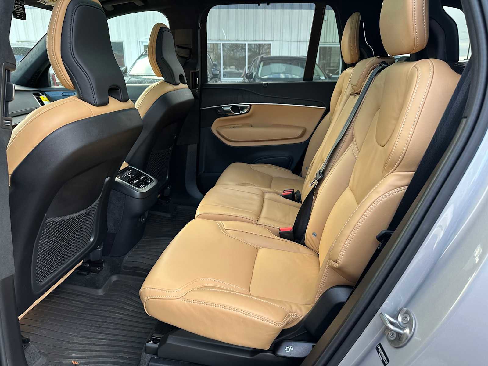 Used 2025 Volvo XC90 B6 Ultra w/ Lounge Package image 15