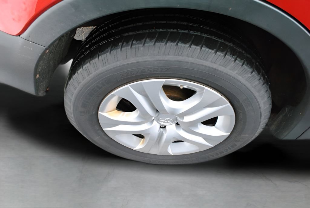 Used 2015 Toyota RAV4 LE image 9