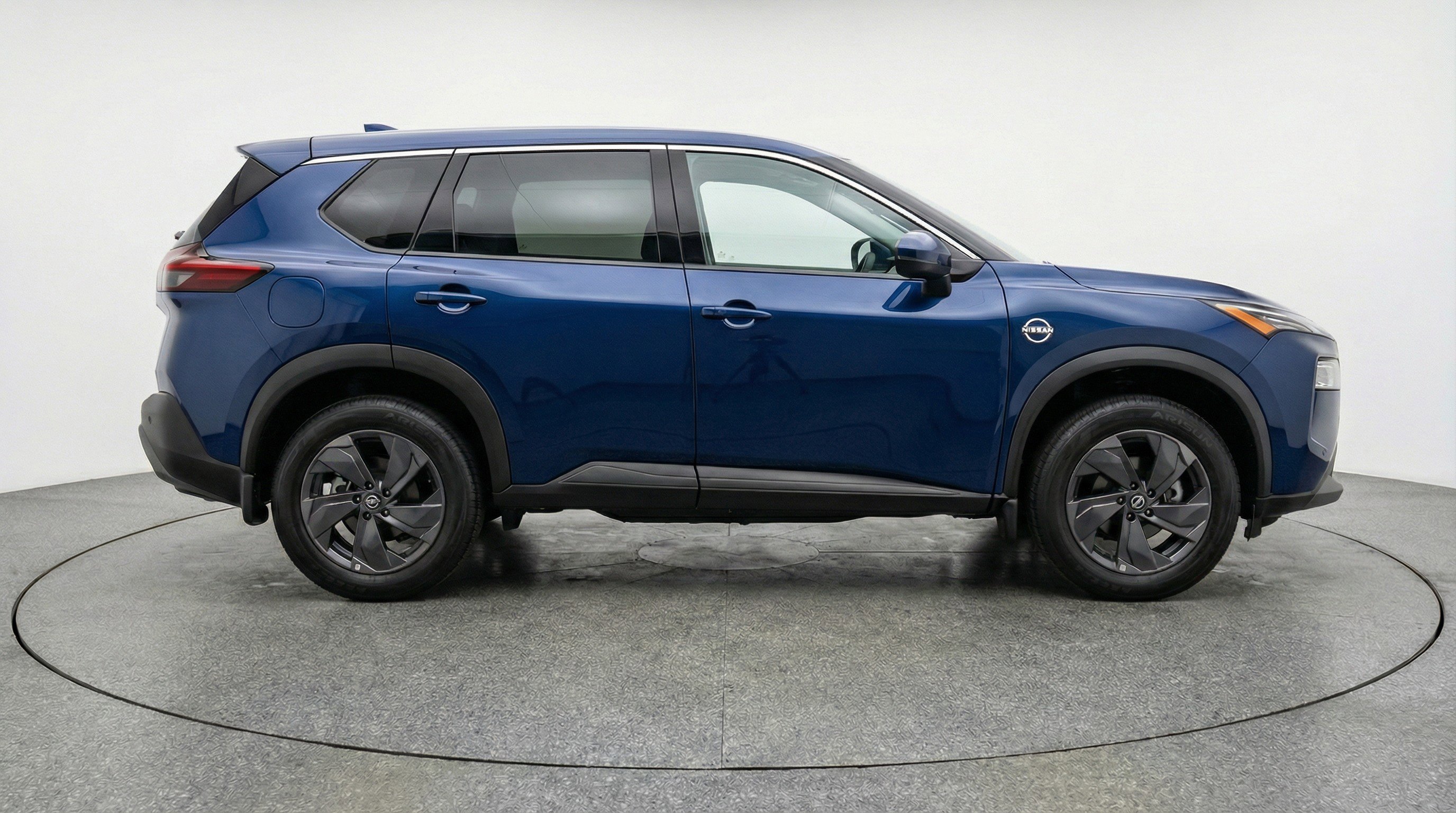 Used 2025 Nissan Rogue SV AWD/4WD image 11
