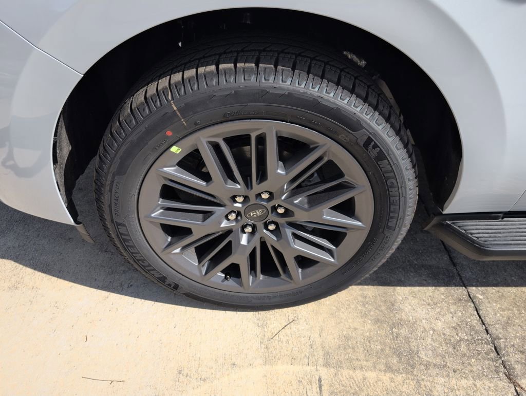 New 2026 Ford Expedition Platinum w/ Stealth Appearance Package image 17