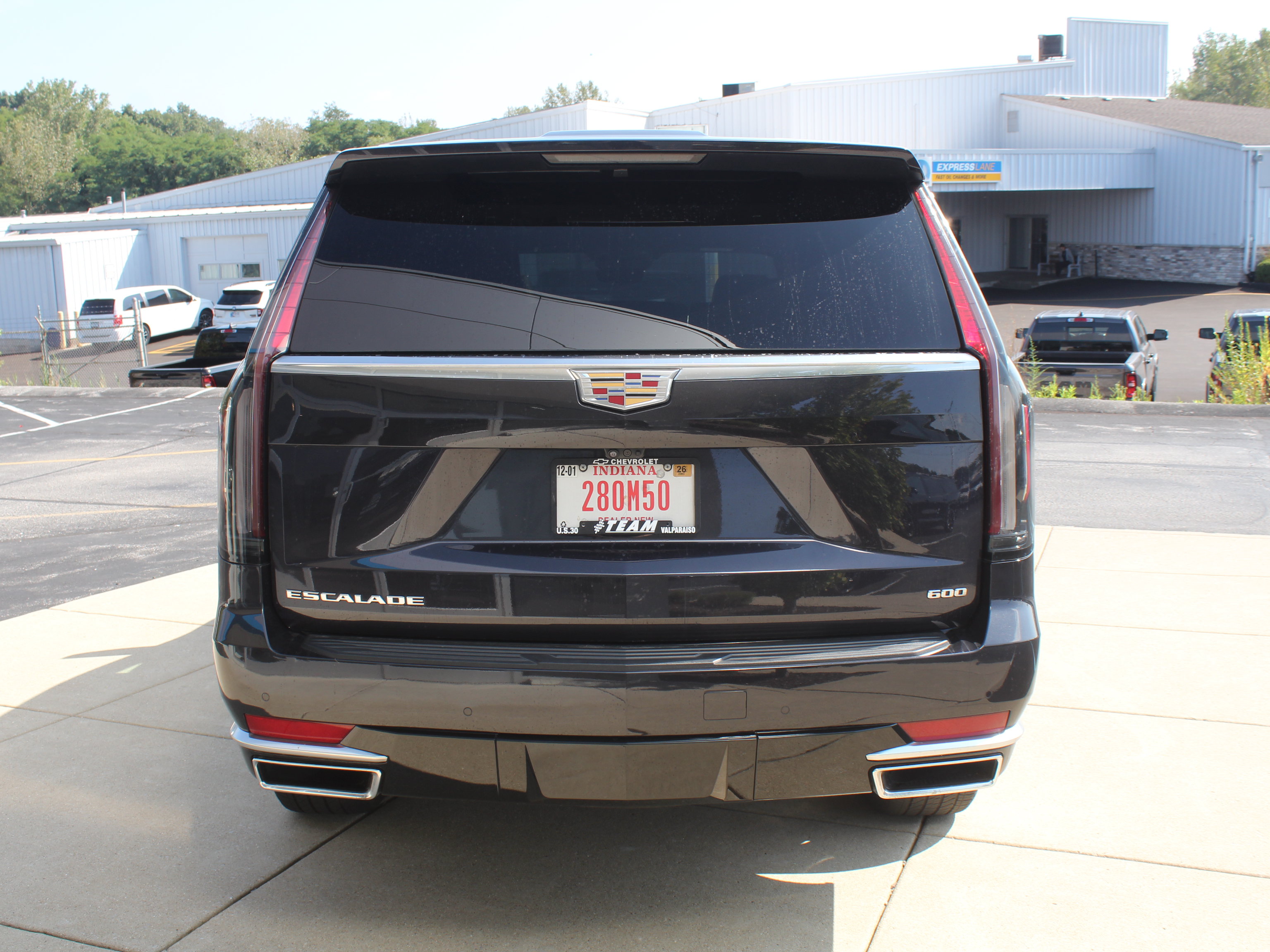 Used 2023 Cadillac Escalade Premium Luxury w/ Performance Package AWD/4WD image 9