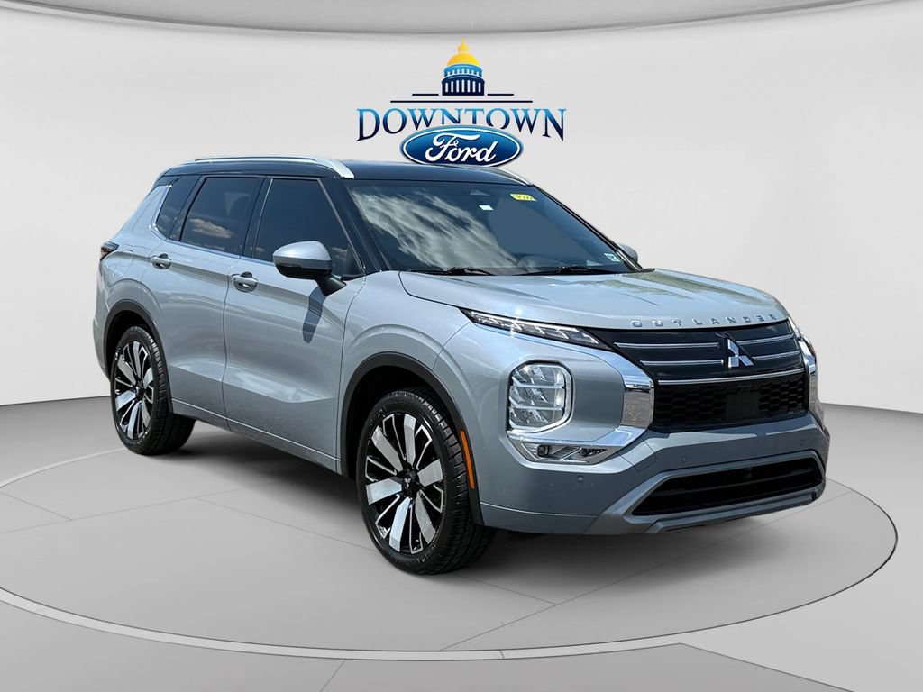 Used 2025 Mitsubishi Outlander SEL FWD image 1