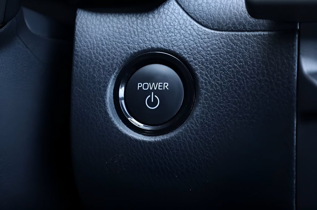 Used 2025 Toyota Camry SE FWD image 33