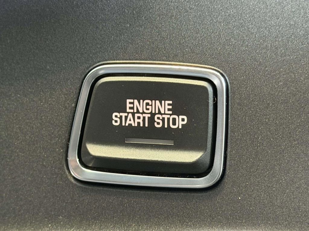 Used 2014 Chevrolet Corvette Stingray Convertible w/ Battery Protection Package image 9