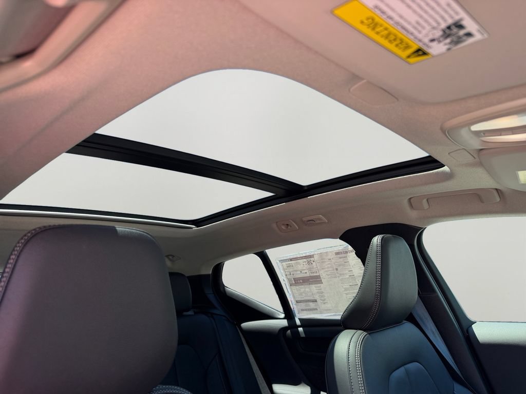 New 2026 Volvo XC40 B5 Plus w/ Climate Package AWD/4WD image 5