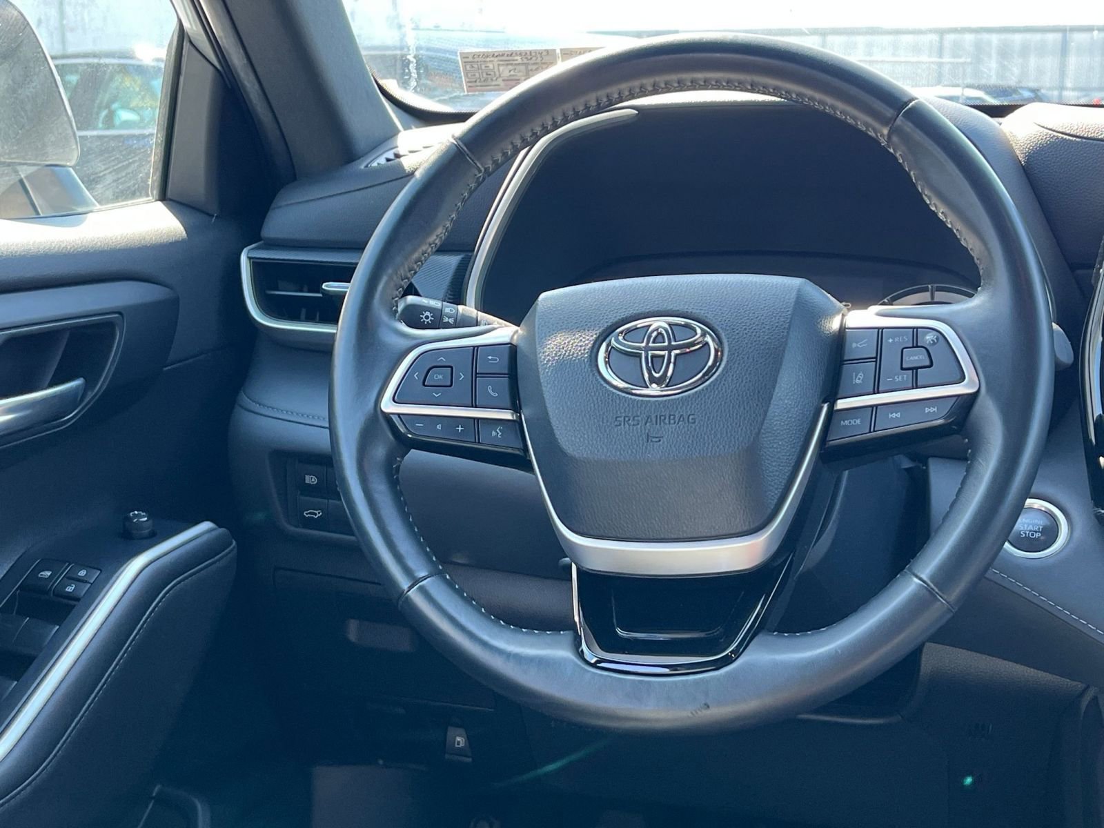 Used 2024 Toyota Highlander XSE image 29