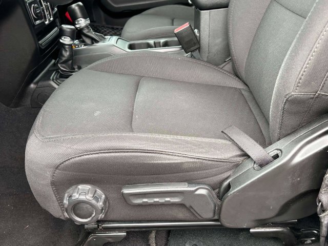 Used 2023 Jeep Gladiator Sport AWD/4WD image 5