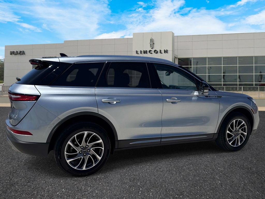Certified 2022 Lincoln Corsair AWD w/ Equipment Group 101A image 3