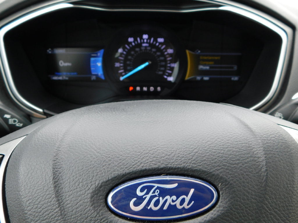 Used 2019 Ford Fusion SE FWD image 27