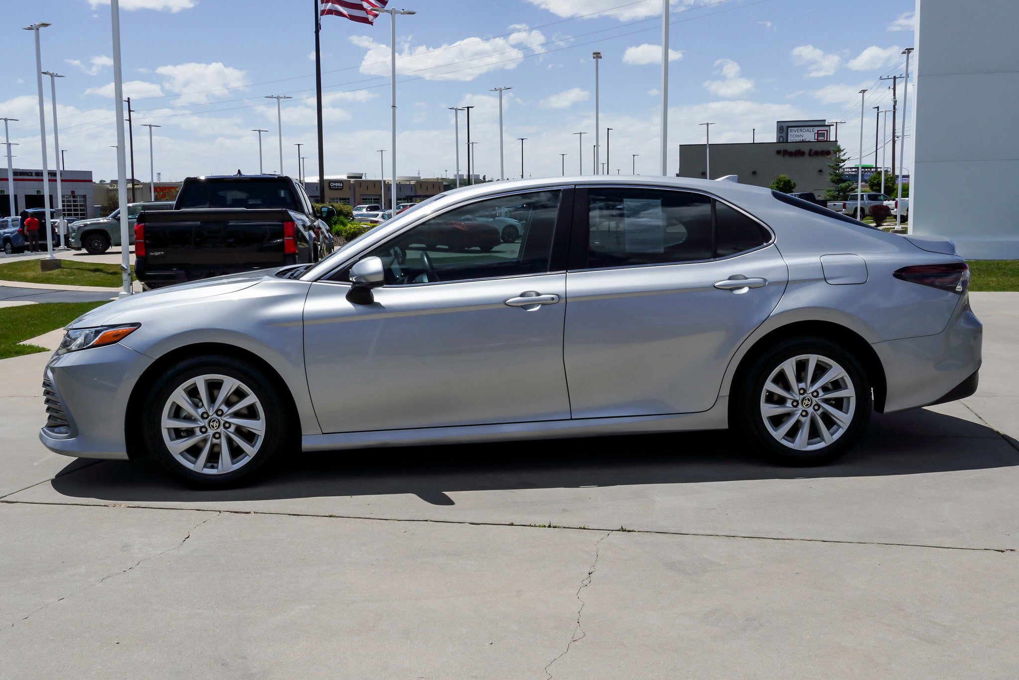 Certified 2022 Toyota Camry LE AWD/4WD image 5