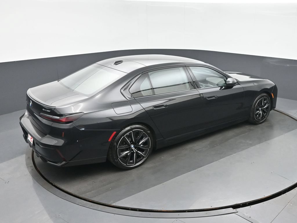 Used 2023 BMW i7 xDrive60 AWD/4WD image 38