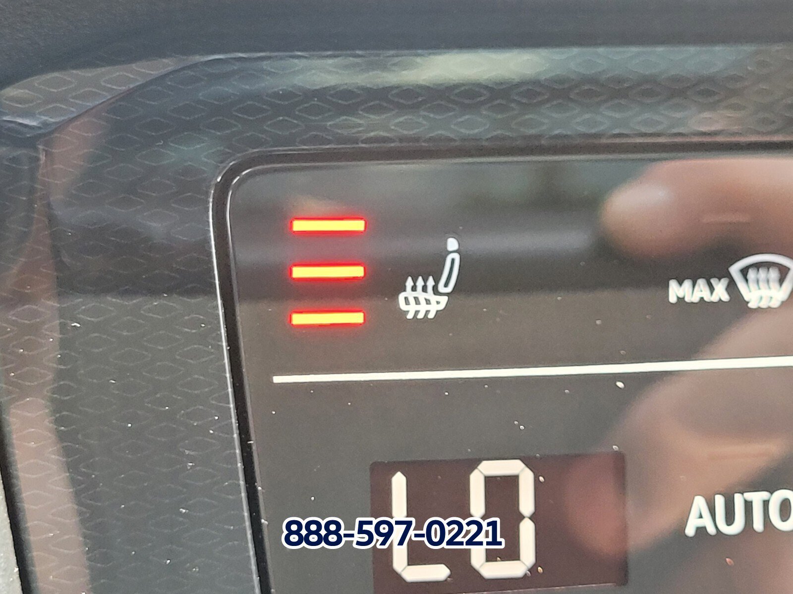 New 2025 Volkswagen Taos SE image 14