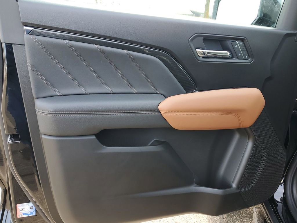 New 2025 GMC Canyon AT4 w/ Nightfall Edition image 24