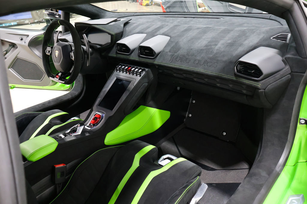 Used 2022 Lamborghini Huracan STO image 28