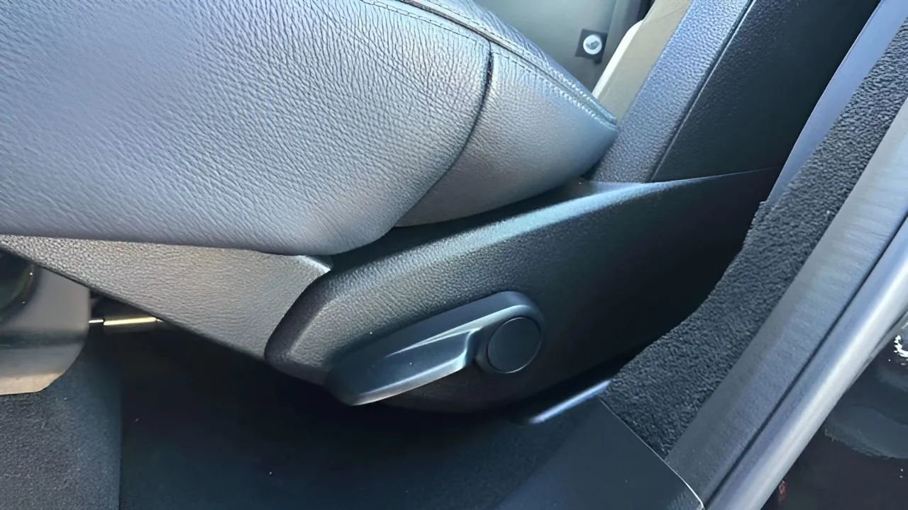 Used 2017 Mercedes-Benz GLS 450 4MATIC image 40