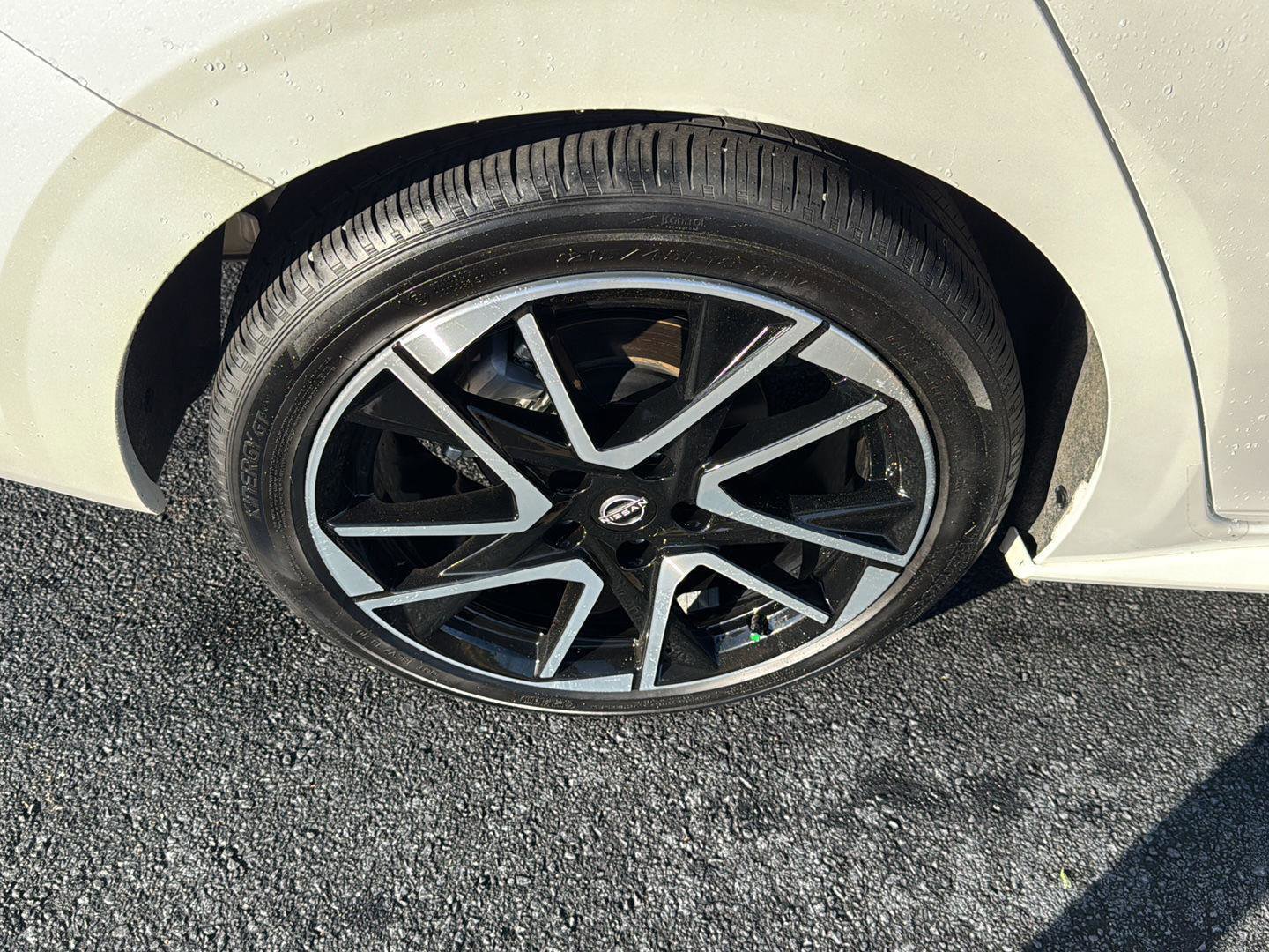 Used 2024 Nissan Sentra SR w/ SR Premium Package image 34