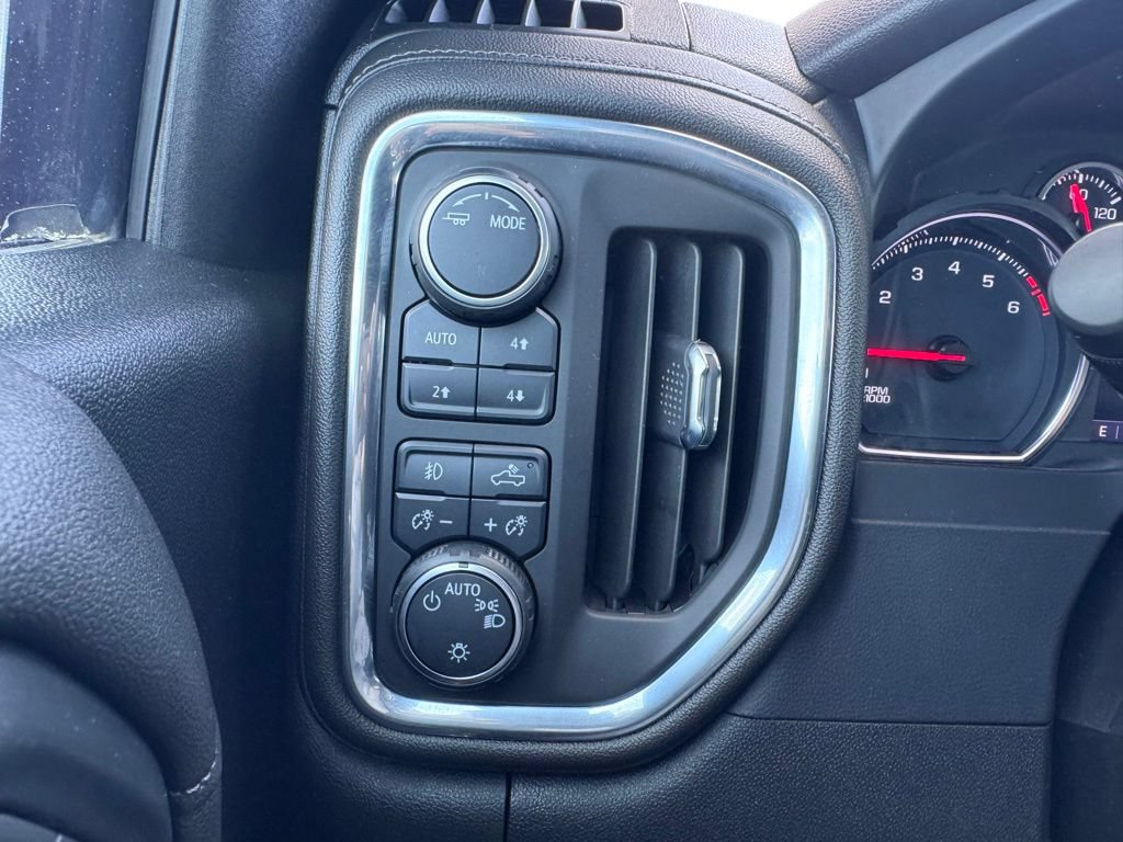 Used 2021 Chevrolet Silverado 1500 LT Trail Boss w/ Bed Protection Package AWD/4WD image 15