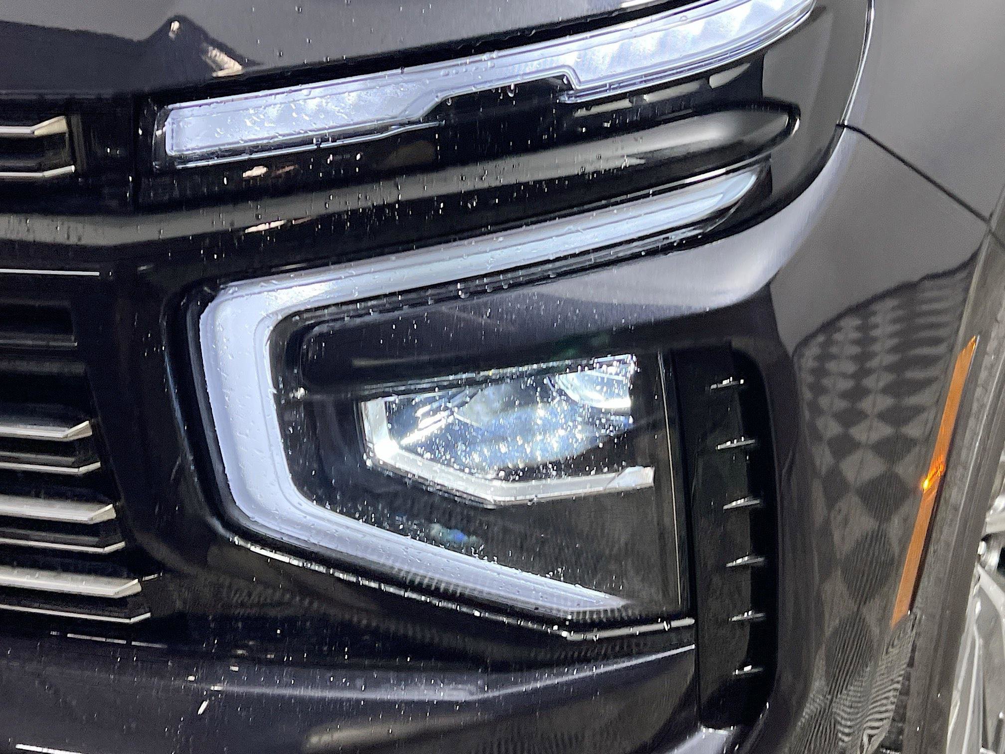 Used 2025 Chevrolet Suburban High Country image 12