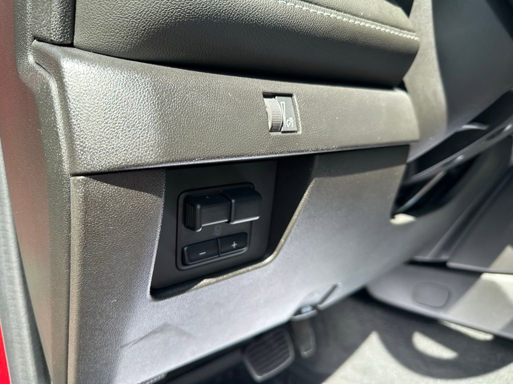 Used 2024 Chevrolet Colorado LT w/ LT Convenience Package II RWD image 29