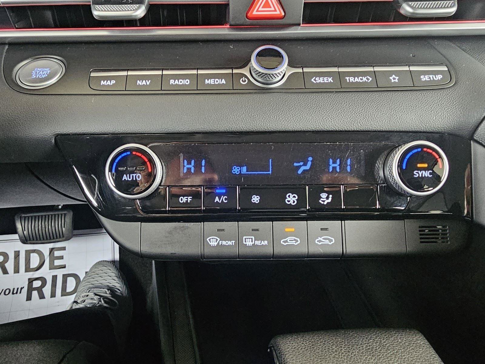 Used 2024 Hyundai Elantra SEL image 35