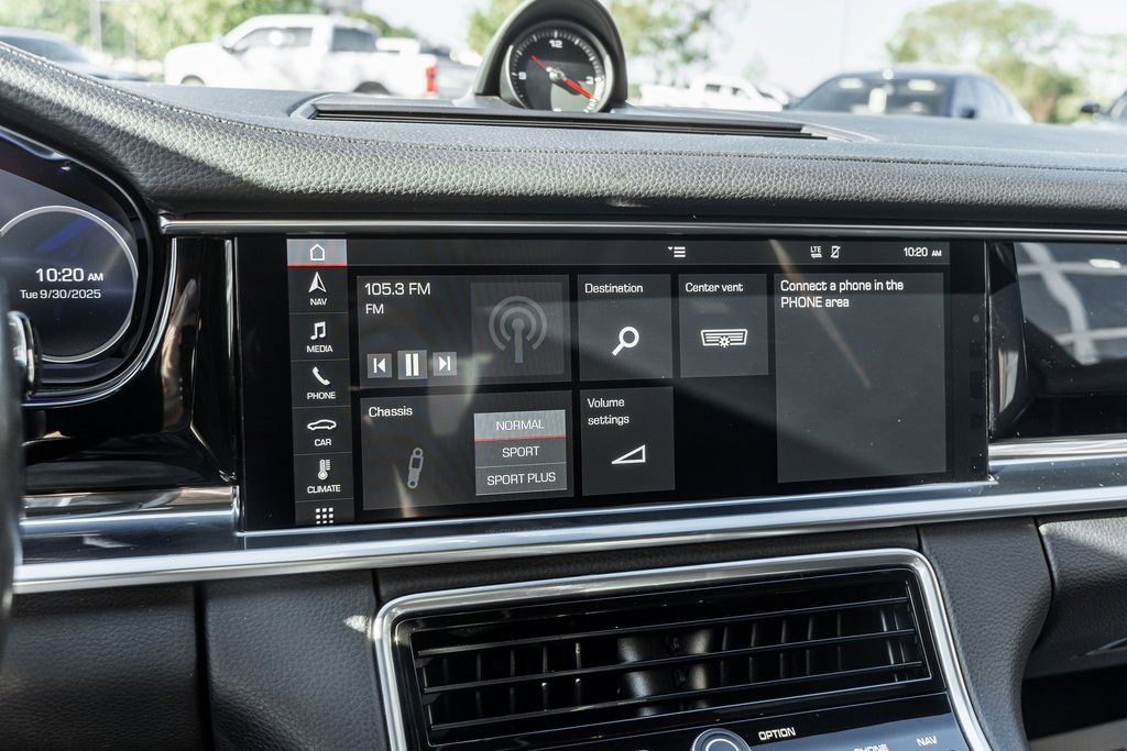 Used 2018 Porsche Panamera 4 image 19