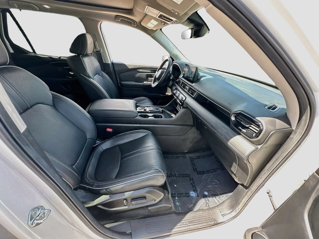Used 2025 Honda Pilot Elite image 27
