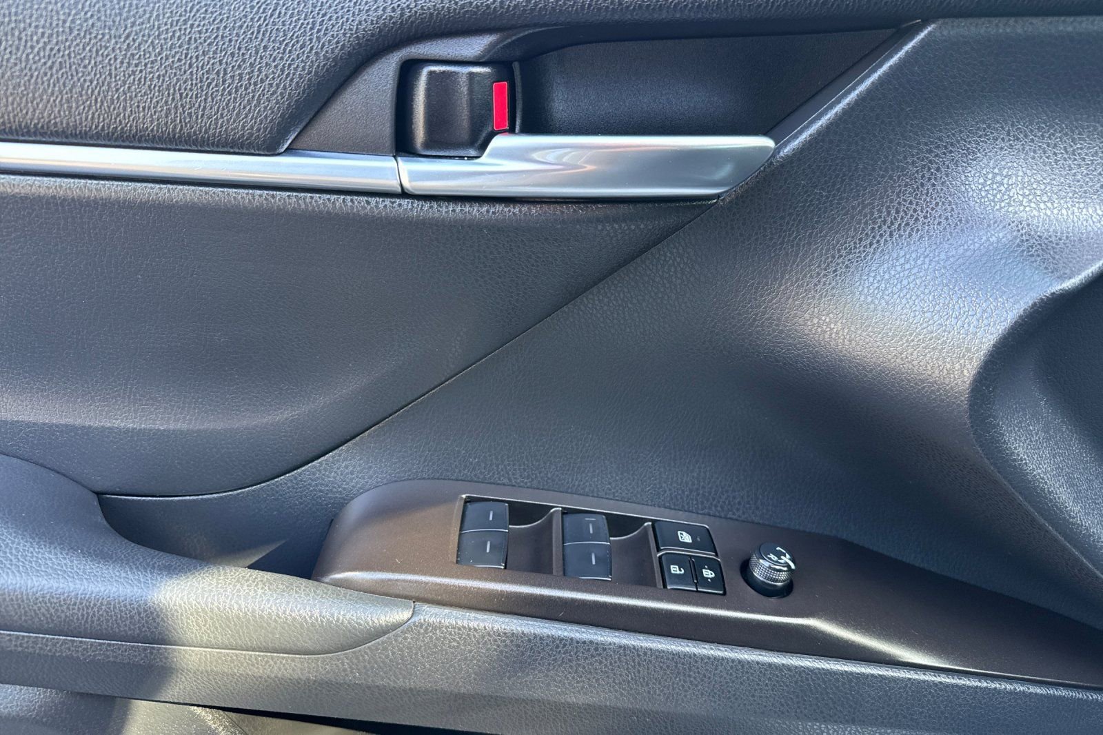 Certified 2024 Toyota Camry SE FWD image 11