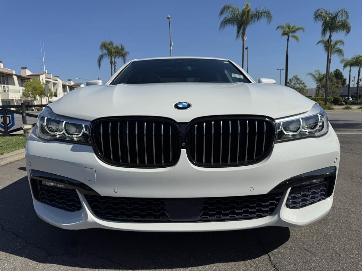 Used 2018 BMW 740i image 12