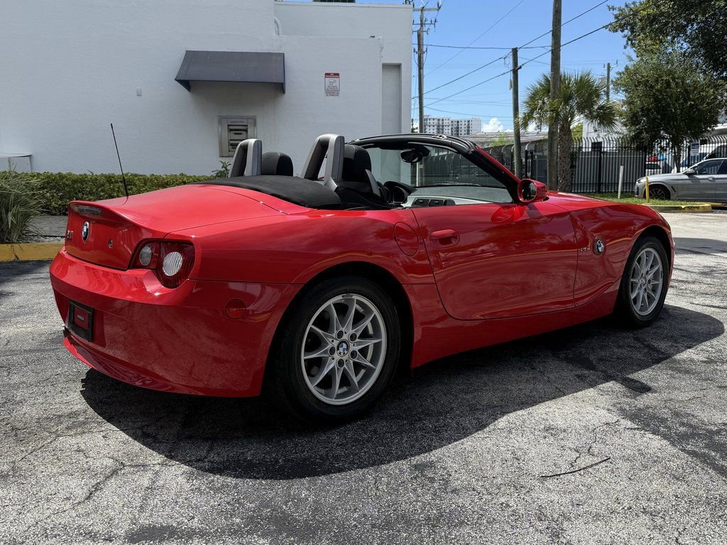 Used 2005 BMW Z4 2.5i image 6