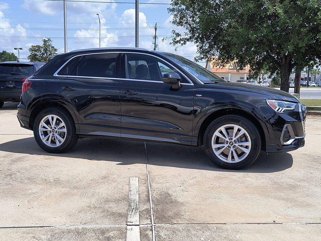 Used 2025 Audi Q3 2.0T Premium w/ Convenience Package image 12