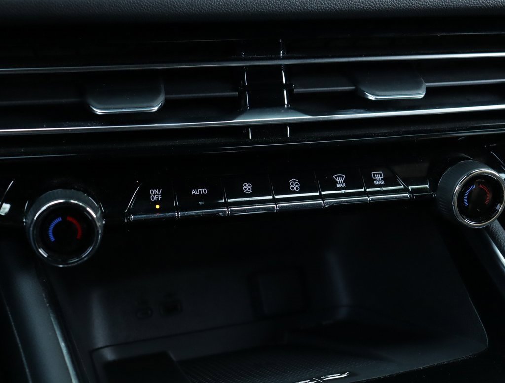 Used 2024 Chevrolet Traverse Z71 image 18