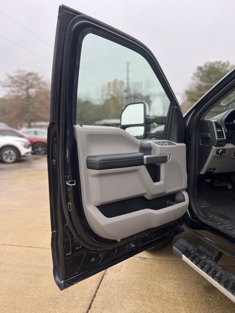 Used 2021 Ford F250 XLT w/ XLT Premium Package image 23