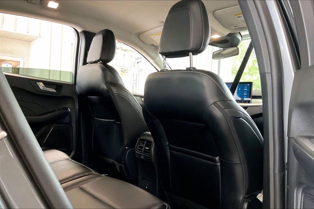 Used 2025 Ford Escape Platinum AWD/4WD image 20