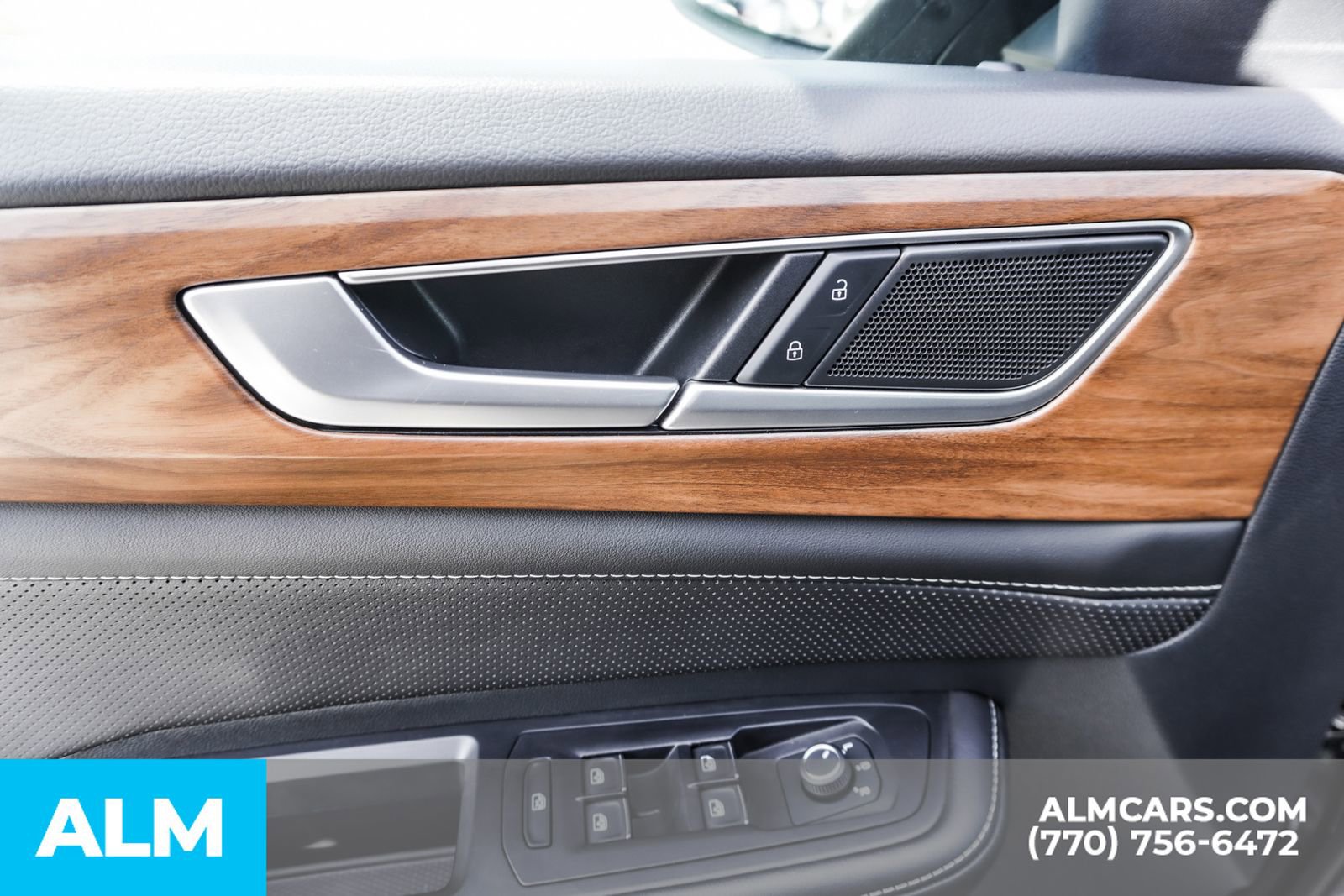 Used 2025 Volkswagen Atlas SE image 55