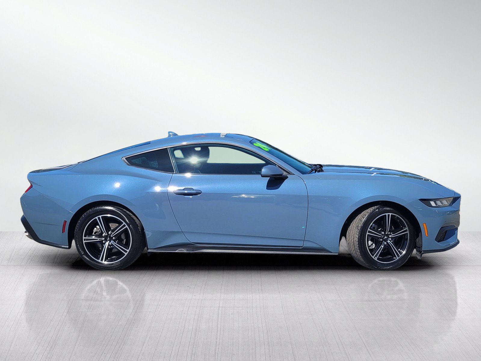Used 2024 Ford Mustang Coupe RWD image 3