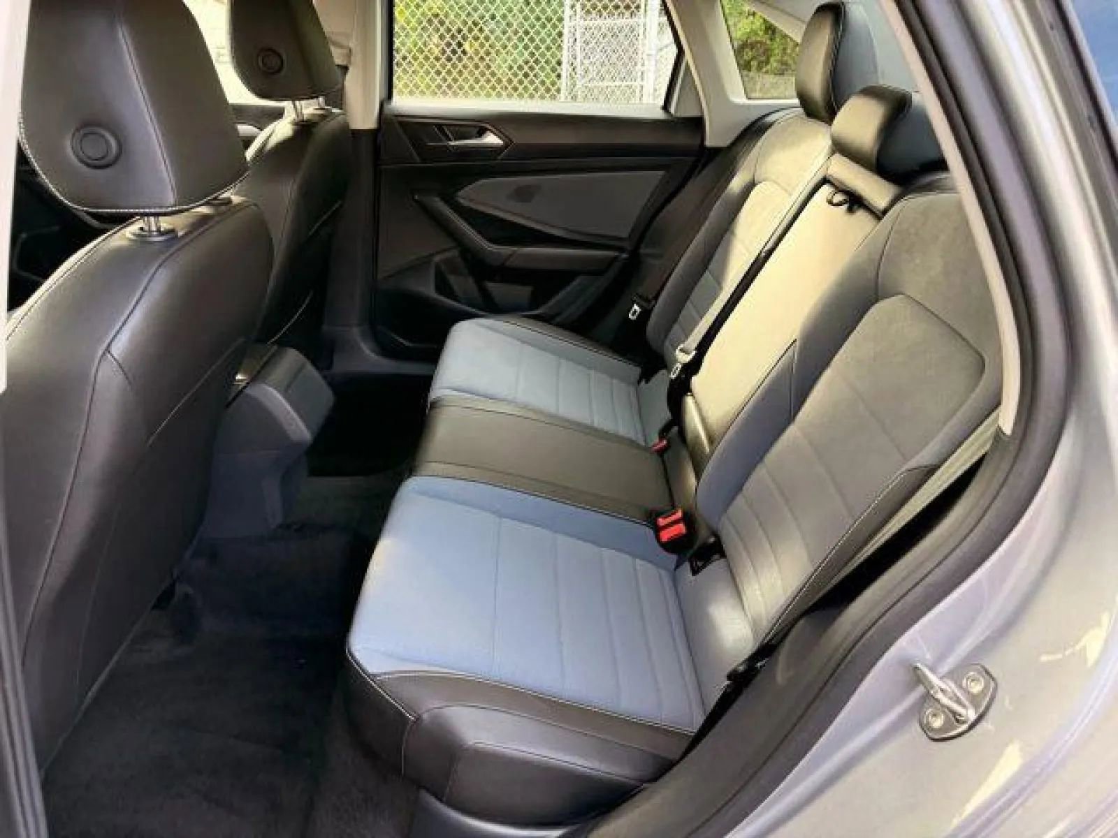 Used 2025 Volkswagen Jetta SE image 16