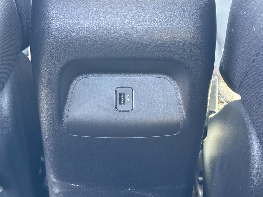 Used 2022 Nissan Sentra SR w/ Trunk Package image 16