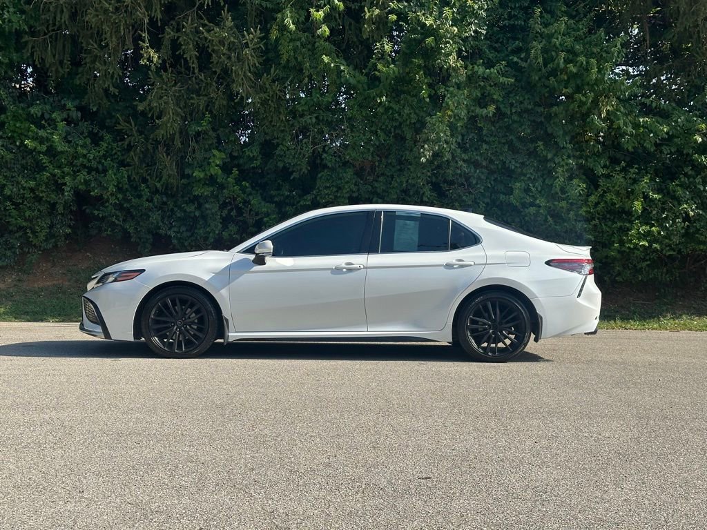 Used 2022 Toyota Camry XSE image 6