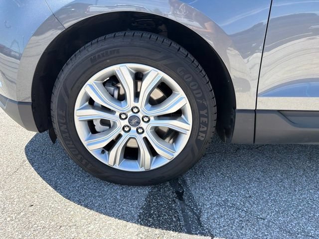 Used 2022 Ford Edge Titanium w/ Equipment Group 301A AWD/4WD image 17