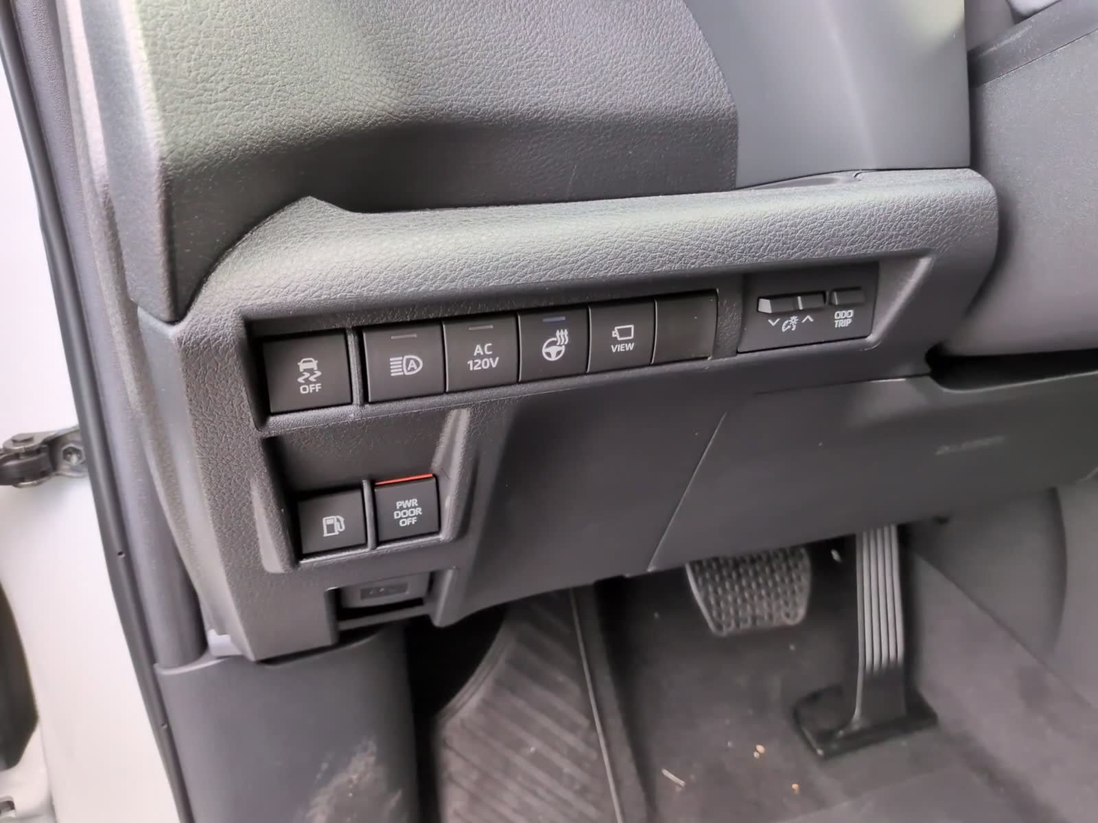 New 2026 Toyota Sienna Platinum AWD/4WD image 16