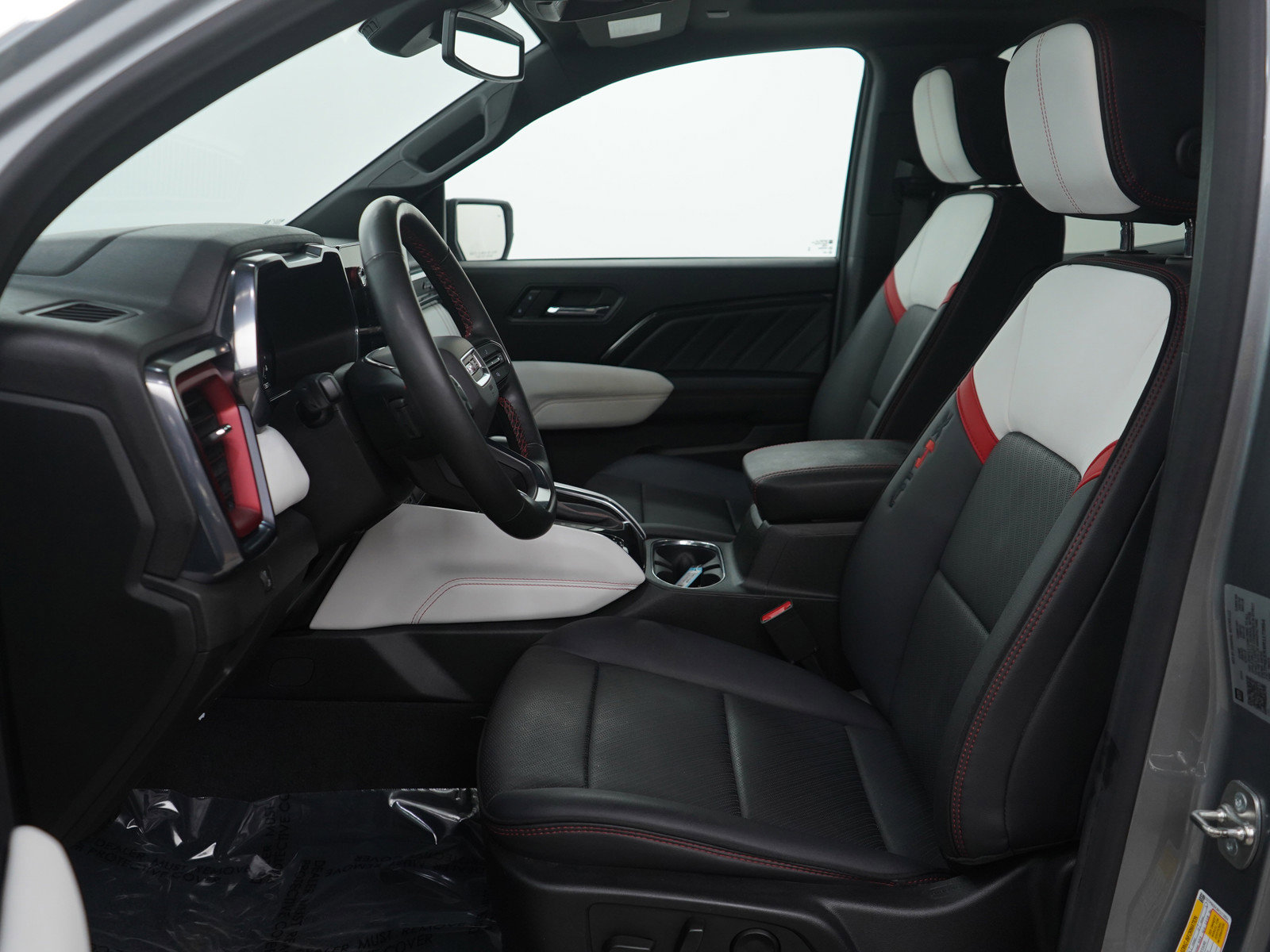 Used 2024 GMC Canyon AT4X image 15