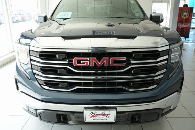 Used 2022 GMC Sierra 1500 SLT w/ X31 Off-Road Package image 5