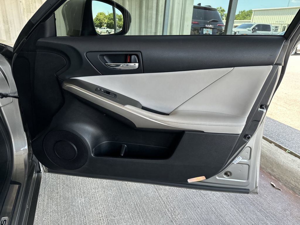 Used 2015 Lexus IS 250 w/ F-Sport Package RWD image 36