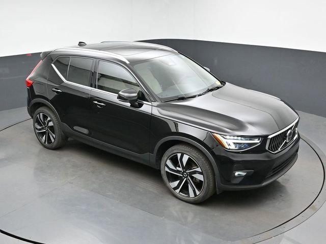 Used 2023 Volvo XC40 B5 Plus w/ Protection Package Premier AWD/4WD image 18